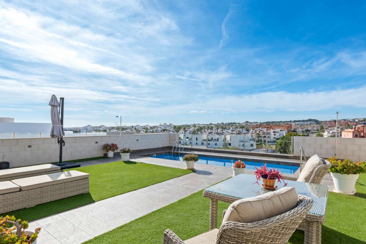 Wunderschöne freistehende Villa mit 3 Schlafzimmern, privatem Schwimmbad und atemberaubender Aussicht in Villamartín