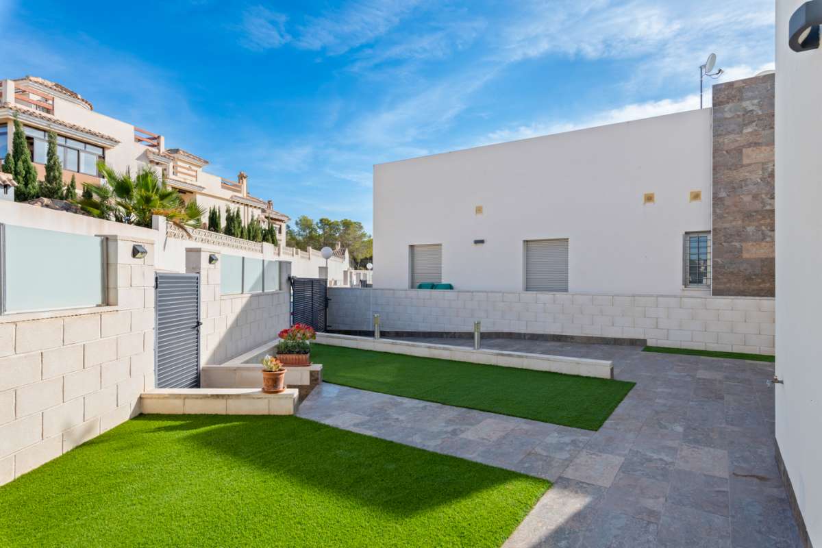 Wunderschöne freistehende Villa mit 3 Schlafzimmern, privatem Schwimmbad und atemberaubender Aussicht in Villamartín