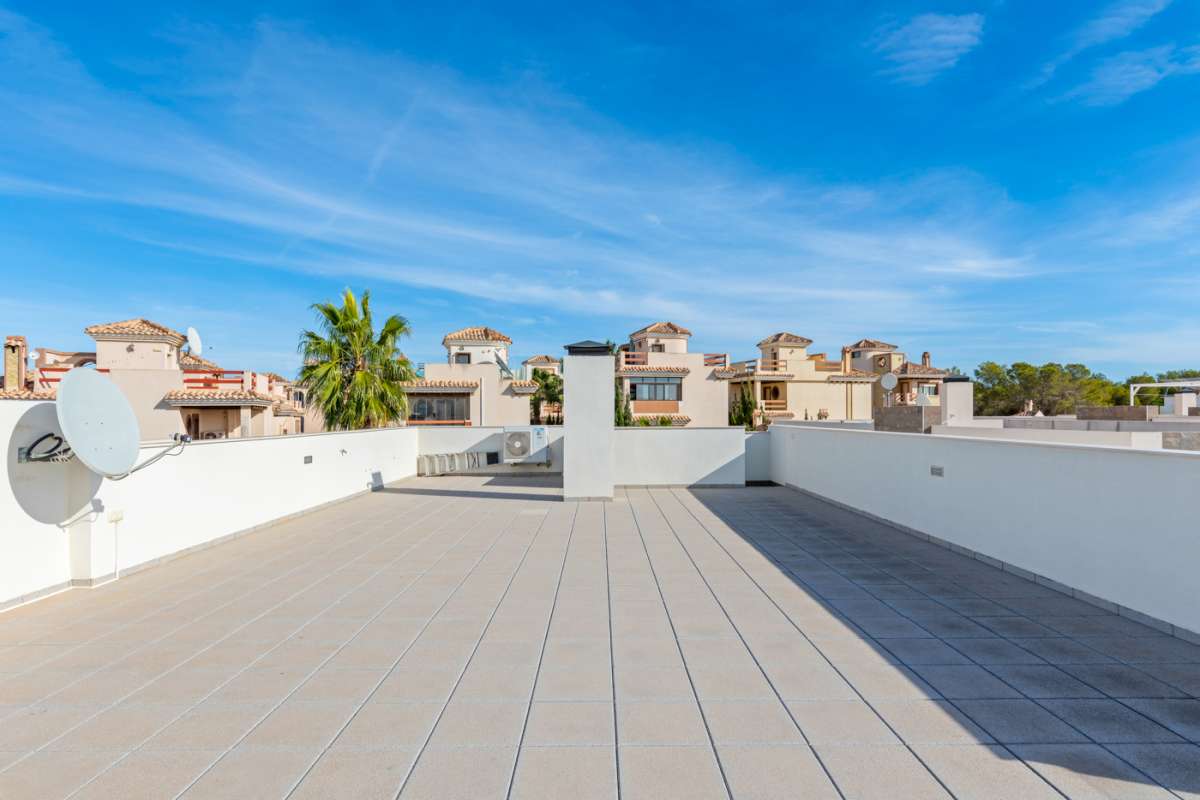Wunderschöne freistehende Villa mit 3 Schlafzimmern, privatem Schwimmbad und atemberaubender Aussicht in Villamartín