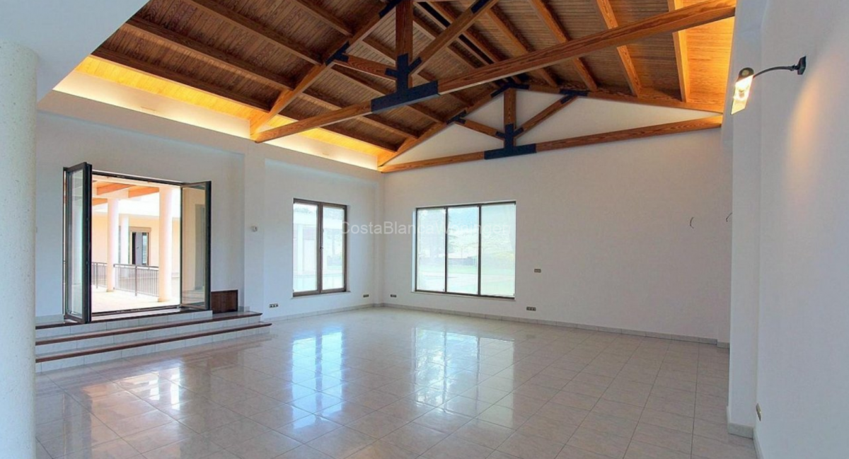 Villa/Hotel in wunderschöner Lage in Penàguila