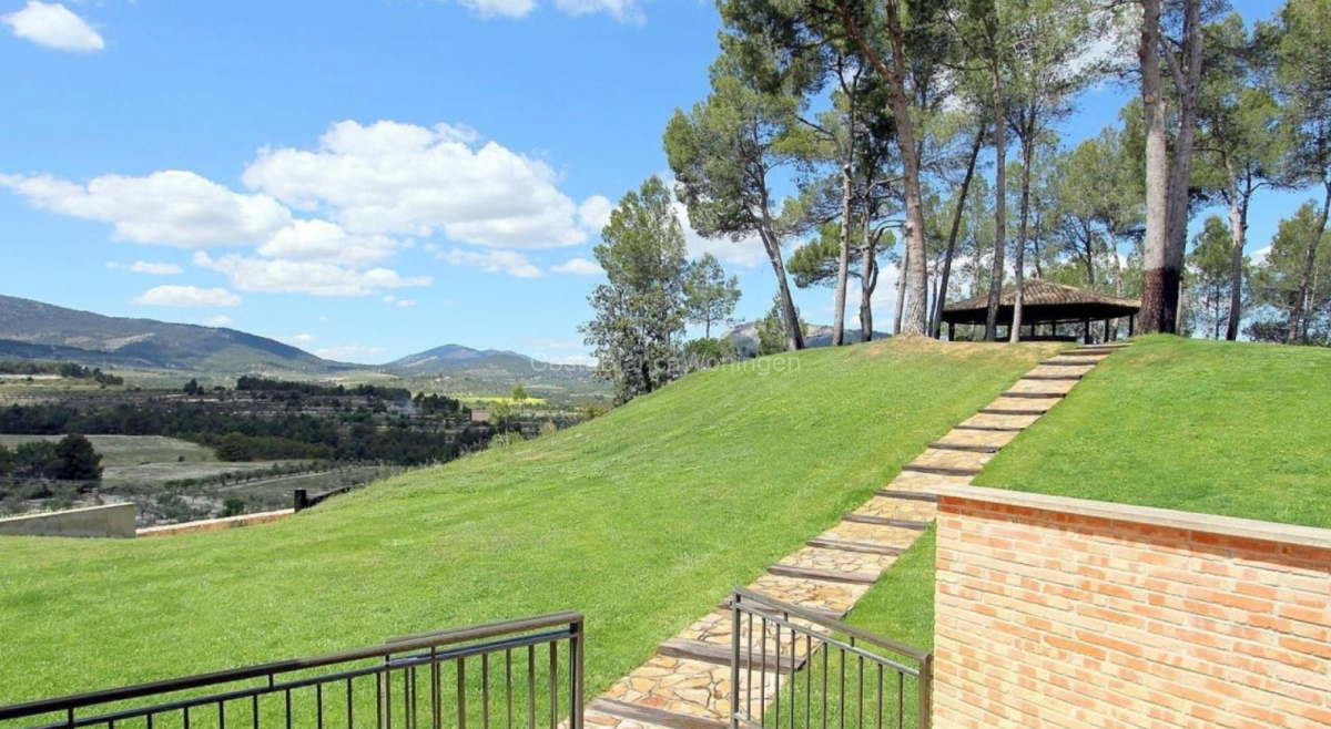 Villa/Hotel in wunderschöner Lage in Penàguila